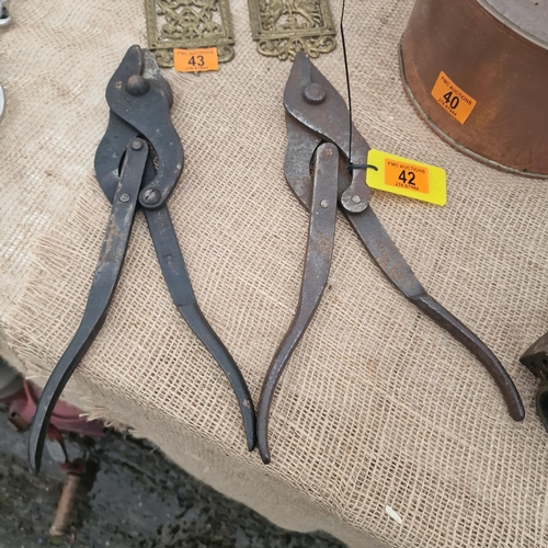 42 - A Pair Of Second World War Frog Wire Cutters