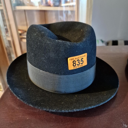 835 - A Falcon Gentlemans Hat