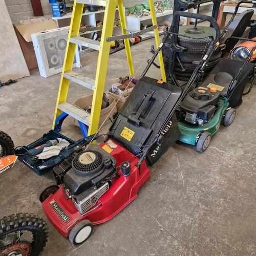 1409 - Mountfield Petrol Lawnmower - Working