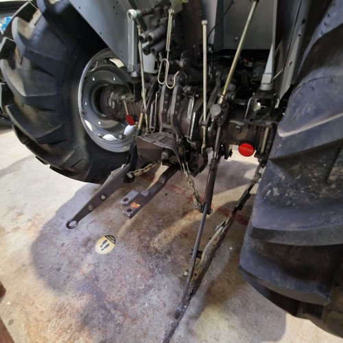 804 - 1996 MF 372 12 Speed Shuttle Gearbox, 2,400 Hours, with Tax Book, Perfect Running Tractor ** VAT PAY... 