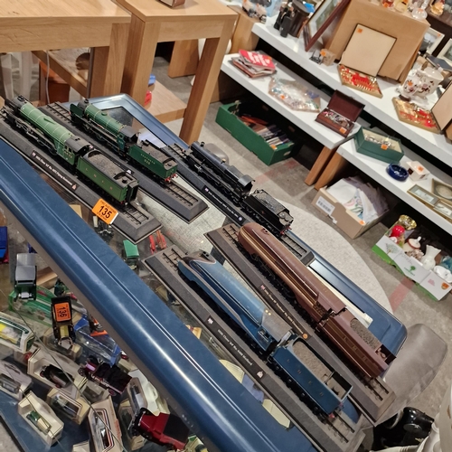 135 - Lot Of Model Trains