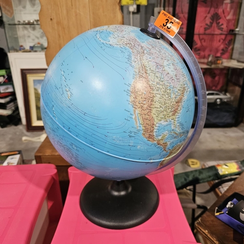 35 - Light up Globe