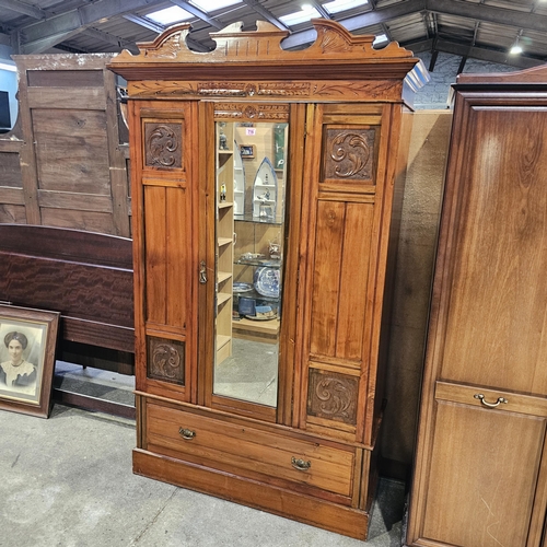 716 - A Beautiful Oak Mirrored Fronted Wardrobe