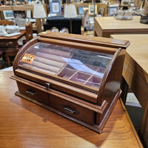 102 - A Jewellery Display Case