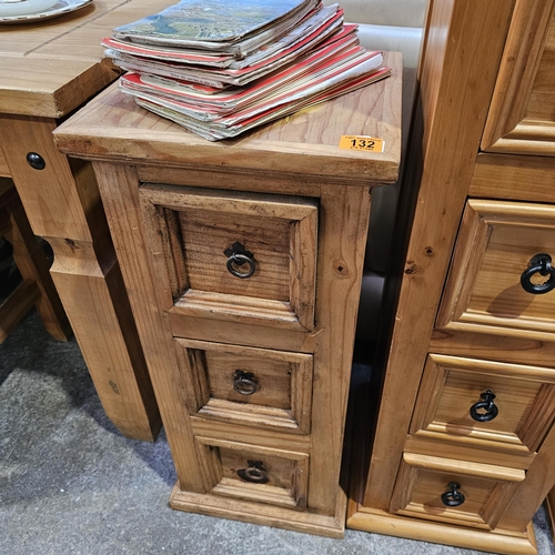 132 - Small 3 Drawer Unit