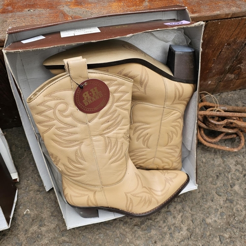 463 - A Pair Of Spanish Cowboy Boots Size 8