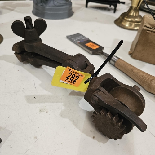 282 - Large Wire Puller