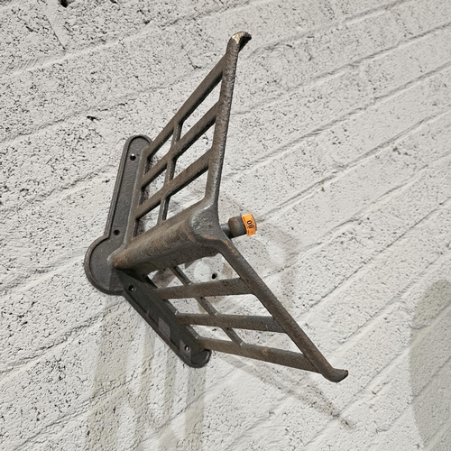 80 - Heavy Cast Saddle Rack