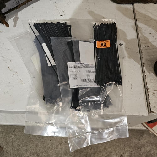 90 - Lot Of 5 Bags Of Cable Ties