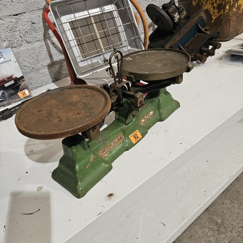 92 - Set Of Caufield & & Malcolm Belfast Scales