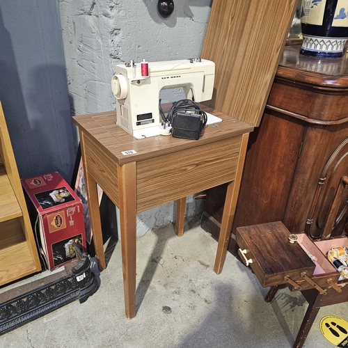 576 - New Home Sewing Machine