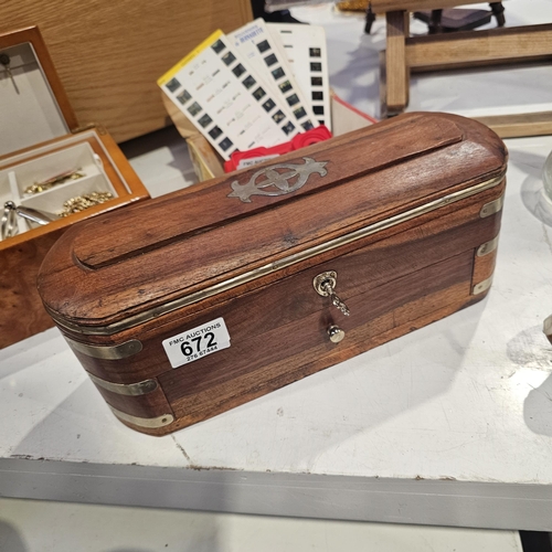 672 - A Lovely Wooden Storage Box With Key