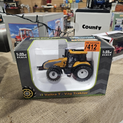 1412 - Universal Hobbies 1:32 Orange Valtra T