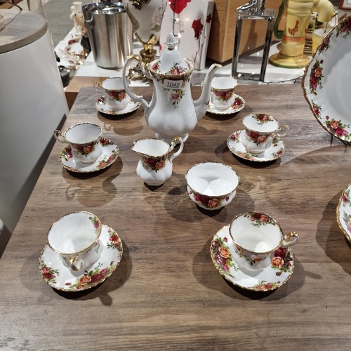 282 - A Lovely Collection Of Royal Albert Old Country Rose