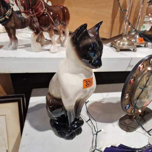 320 - A Super Siamese Cat Ornament