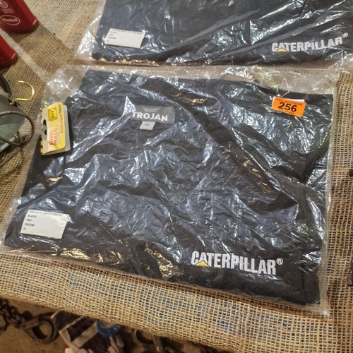 256 - New Caterpillar Tshirt XL