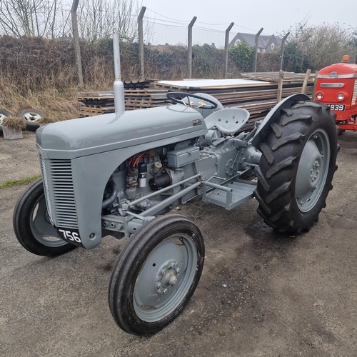 646 - 1948 Ferguson, Straight Petrol, With Tax Book, Fitted With High/Low Howard Box, New Battery, Dynamo,... 