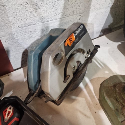 90 - Black & Decker Saw