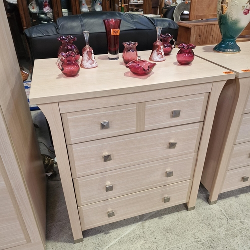 996 - A Good Set Of 4 Drawer Chest