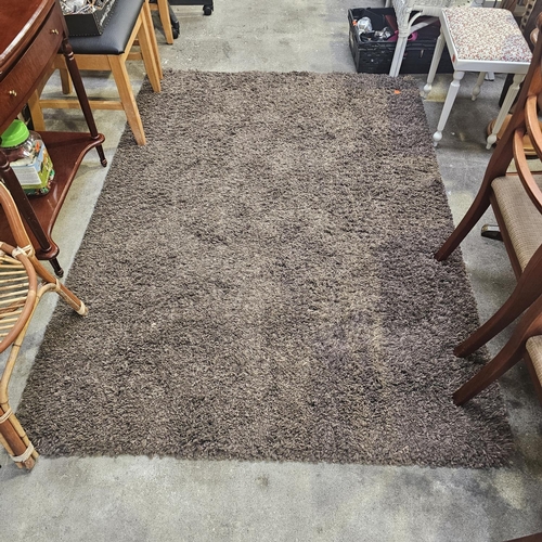 47 - 140 x 200 Taupe Shaggy Rug