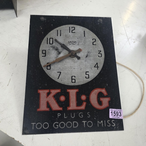 Vintage Smiths KLG Plugs Clock
