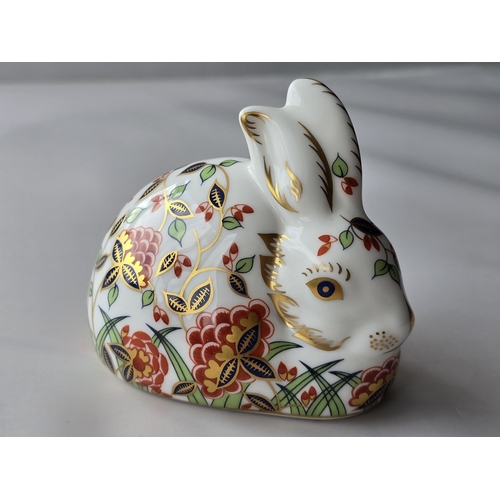 125 - Royal Crown Derby Meadow Rabbit ceramic paperweight. Guild special. Gold RCD stopper. First quality.... 