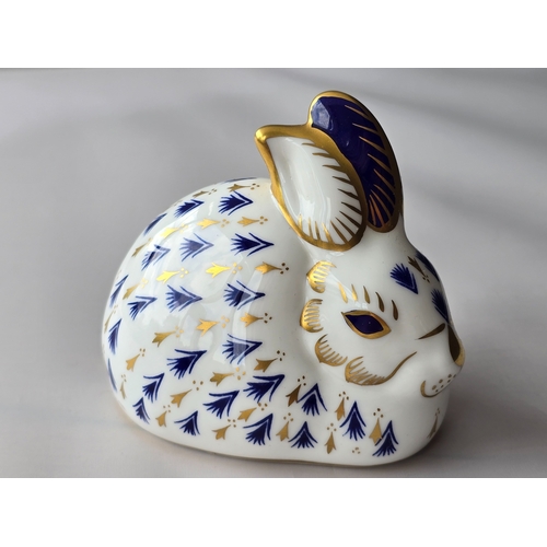 131 - Royal Crown Derby Rabbit ceramic paperweight. Gold RCD stopper - First quality. Excellent condition.... 