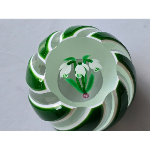 154 - Valentines Gift: Perthshire paperweight - This is the 1987B  paperweight from Perthshire limited ann... 