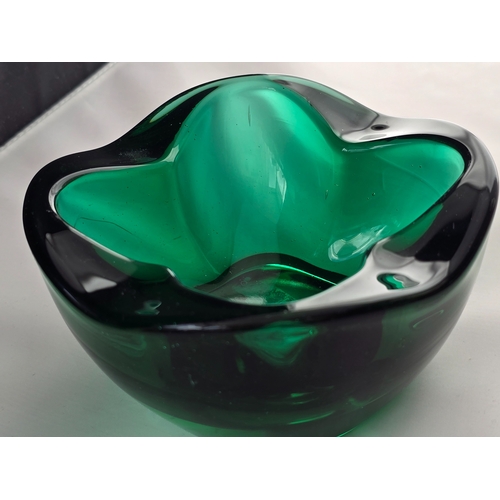 156 - Valentines Gift: Perthshire Paperweight 1999D 