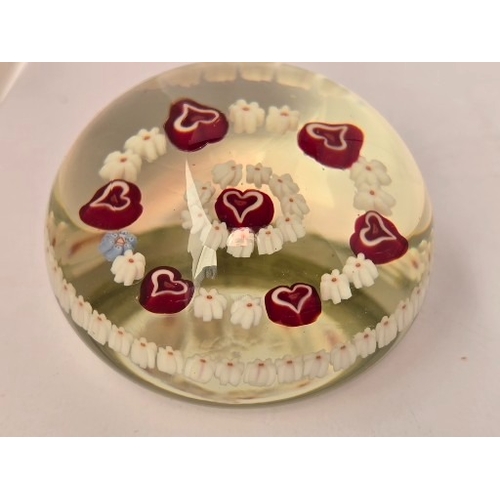 164 - Parabelle Glass paperweight - Most attractive gift for a loved one. 1989 weight showing central hear... 