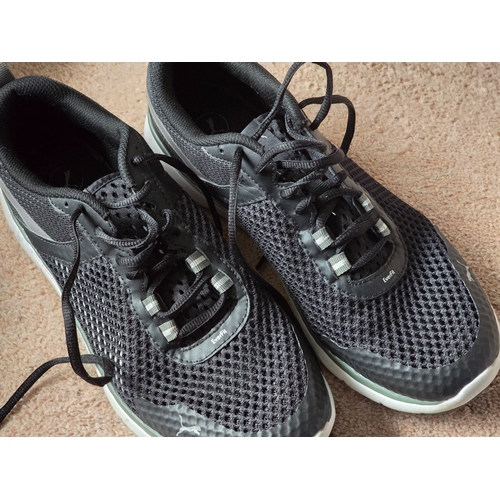 55 - Puma Everfit pair trainers: Hardly used. Size 9.5 UK, 44 Eur.  Very comfortable.  Excellent conditio... 