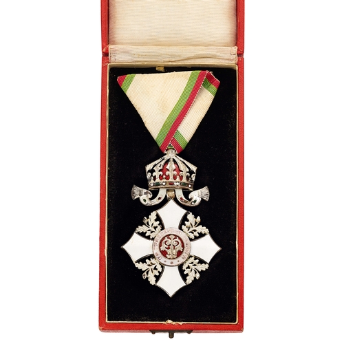 97 - Bulgaria. WW1 Order of Civil Merit 5th Class, cased breast badge  A good white enamel cross with sil... 