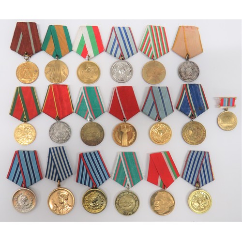 139 - Good Selection of Romanian Medals varied selection of post war commemorative medals including 1945-1... 