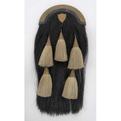 359 - Gordon Highlanders Sporran black horsehair sporran with five white horsehair tassels, all with brass... 