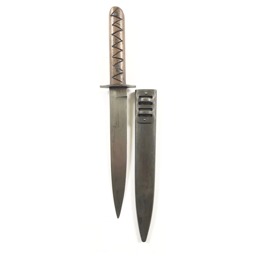 558 - WW1 / WW2 Italian Fighting Knife. A good example with an eight inch spear point blade. To the forte ... 