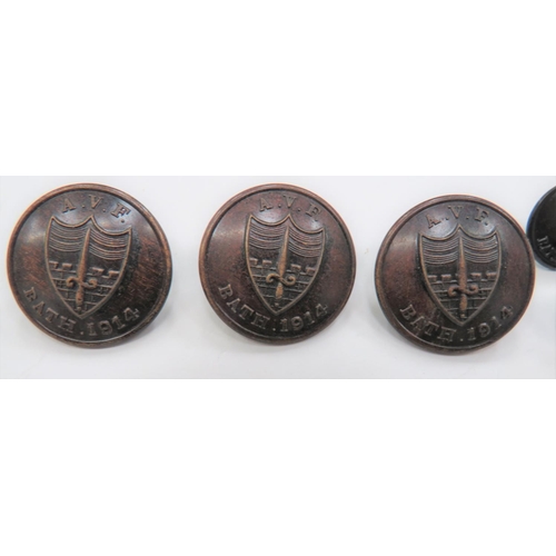 111 - Civilian and Livery Buttons
including bronzed, AVF Bath 1914 ... Silvered rampant lion livery ... Gi... 