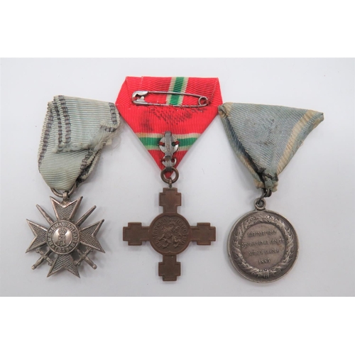 140 - Bulgarian Medal Group
consisting pre WW1 Soldier's Cross For Bravery ... Memory Of The Glorious 1885... 