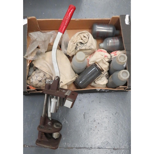 198 - Quantity of Reloading Equipment
including bench reloading press ... Selection of plastic and felt, 1... 