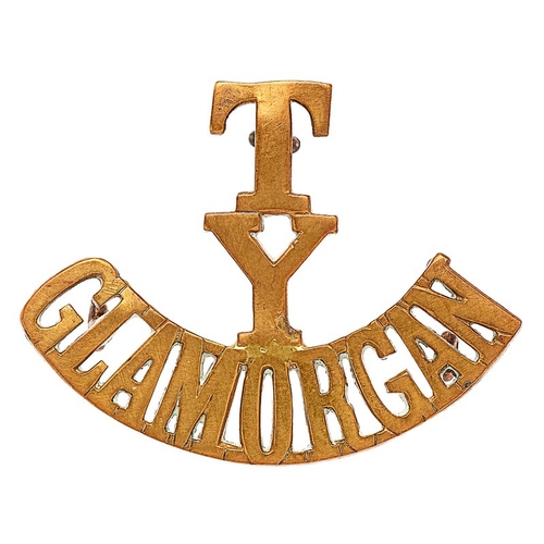 197 - T / Y / GLAMORGAN post 1908 Welsh Glamorgan Yeomanry shoulder title.  Good scarce die-cast brass iss... 