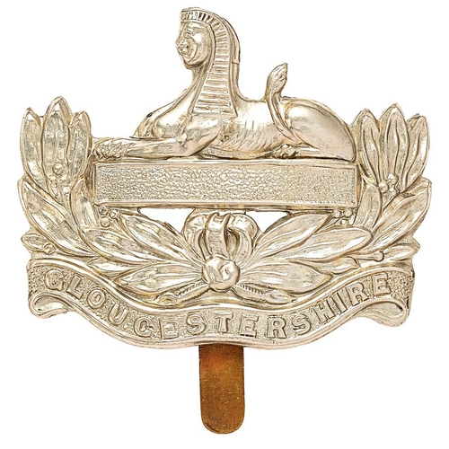 271 - 4th & 6th Bns. Gloucestershire Regiment post 1908 cap badge.  Good die-stamped white metal Sphinx on... 