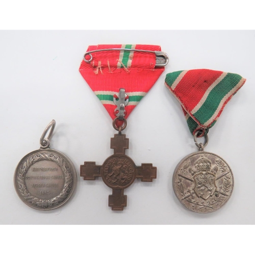 96 - Bulgarian Medal Group
consisting Memory Of The Glorious Campaign 1885 ... Bronze Cross for Proclamat... 