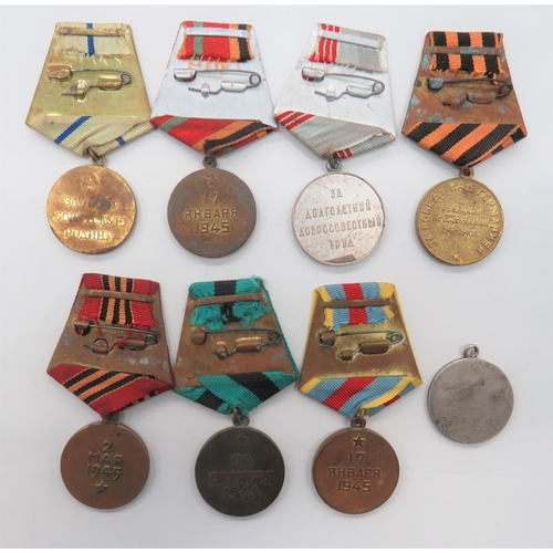 98 - Eight Various Soviet Russian Medals
consisting Labour Veterans medal ... Assiduous Labour Effort in ... 