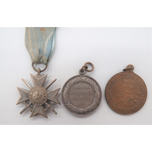 99 - Bulgarian Medal Group
consisting silvered Soldier's Cross For Bravery, pre WW1 ... 25th Anniversary ... 