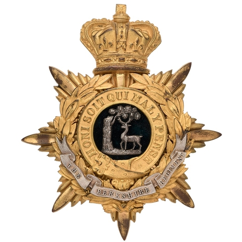 17 - Berkshire Regiment Victorian Officer helmet plate circa 1881-85. Fine scarce rich gilt crowned star ... 