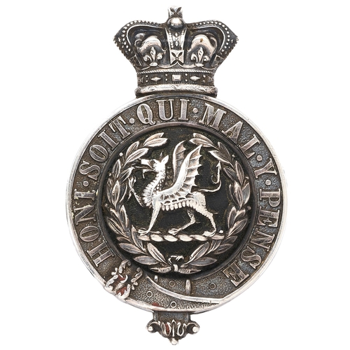 98 - VB South Wales Borderers Victorian Officer glengarry badge circa 1885-96. Good scarce silvered crown... 