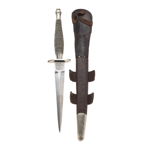 497 - WW2 1st pattern Fairbairn-Sykes Commando fighting knife.  A very good and rare example. The hilt wit... 