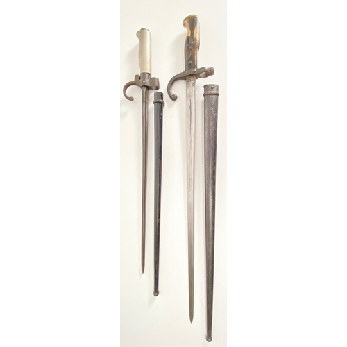 514 - French Lebel Bayonet and French 1874 Pattern Gras Bayonet  Comprising: a M1886 1st pattern example, ... 