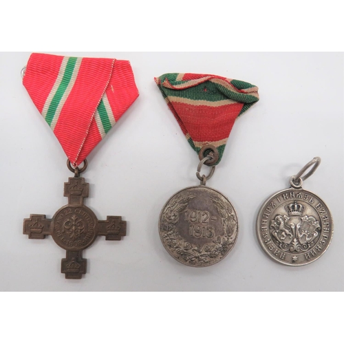 105 - Bulgarian Medal Group
consisting Memory Of The Glorious Campaign 1885 ... Bronze Cross for Proclamat... 