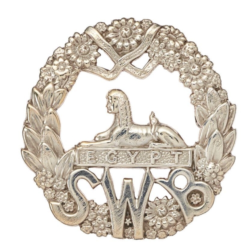 81 - Welsh. South Wales Borderers 1932 HM silver cap badge.   Good scarce Birmingham hallmarked (H) die-c... 