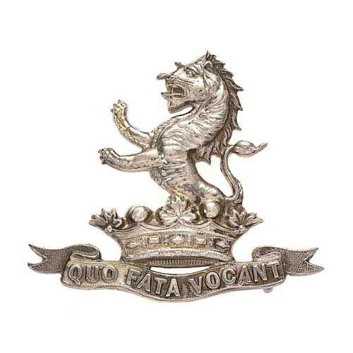 7th Dragoon Guards Victorian 1898 HM silver NCO arm badge.  Fine scarce die-cast Crest of Earl Ligonier on this motto QUO FATA VOCANT.   B & P (Bent & Parker)  Three loops   VGC  Gordon Dine Collection